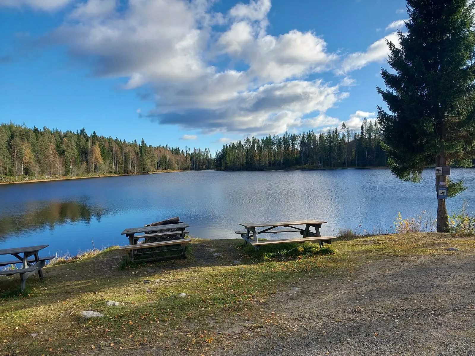Knyltjärnen (Knivtjärn)